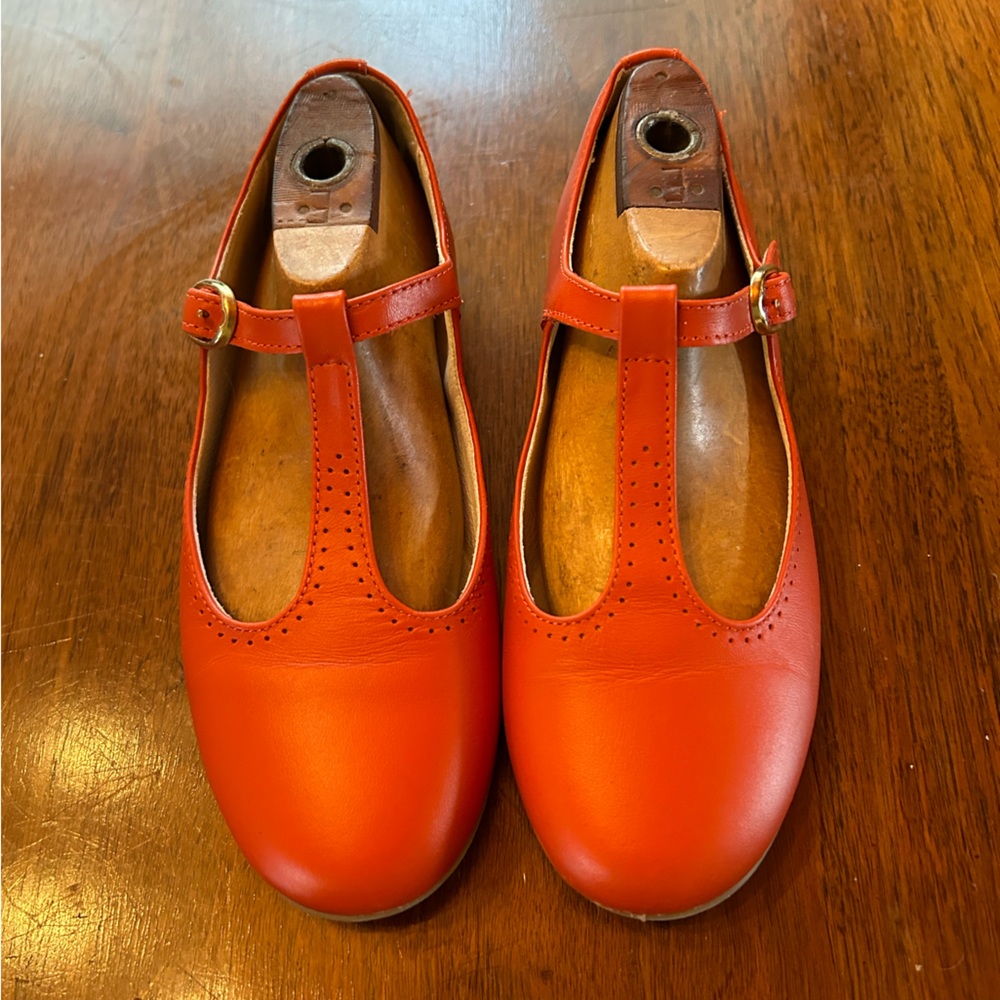 Orange leather La Coqueta Mary Jane’s. Gently used European 31 Girls size 13 us